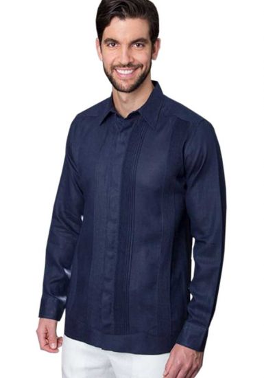 No pocktes with Pleats Guayabera Slim Fit. High Quality Shirt. Linen Premium. Double Eyelet for use Cufflinks. Navy Color. Back Orders.