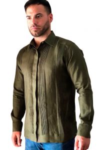 No pocktes with Pleats Guayabera Slim Fit. High Quality Shirt. Linen Premium. Double Eyelet for use Cufflinks. Back Orders. 